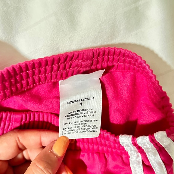 Used Pink kid Adidas set 4T have little marker line behind on the pants - Picture 8 of 8